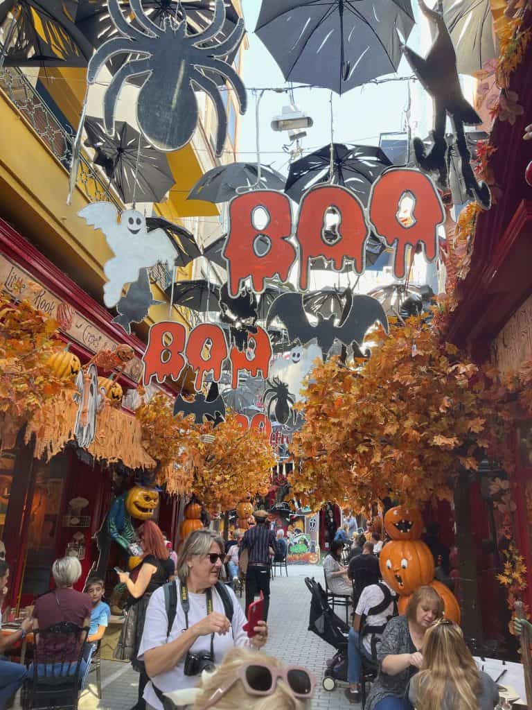 monastiraki atene decorazioni halloween